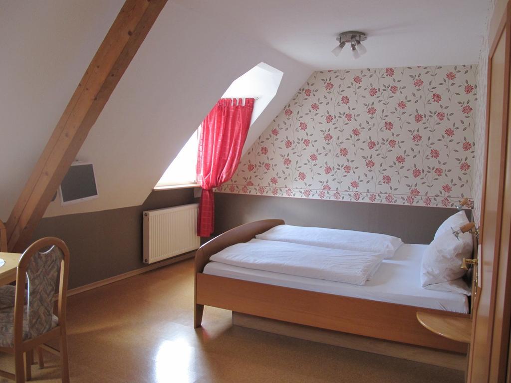 Weinhof Michael Morbach Hotel Zeltingen-Rachtig Room photo