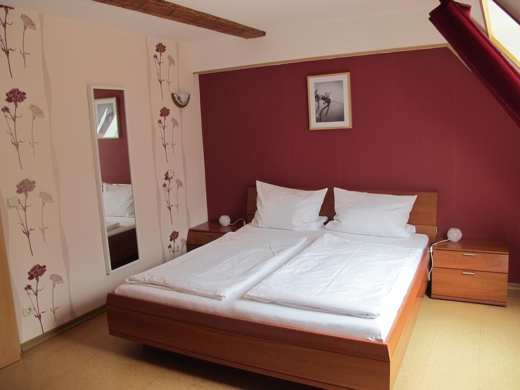 Weinhof Michael Morbach Hotel Zeltingen-Rachtig Room photo